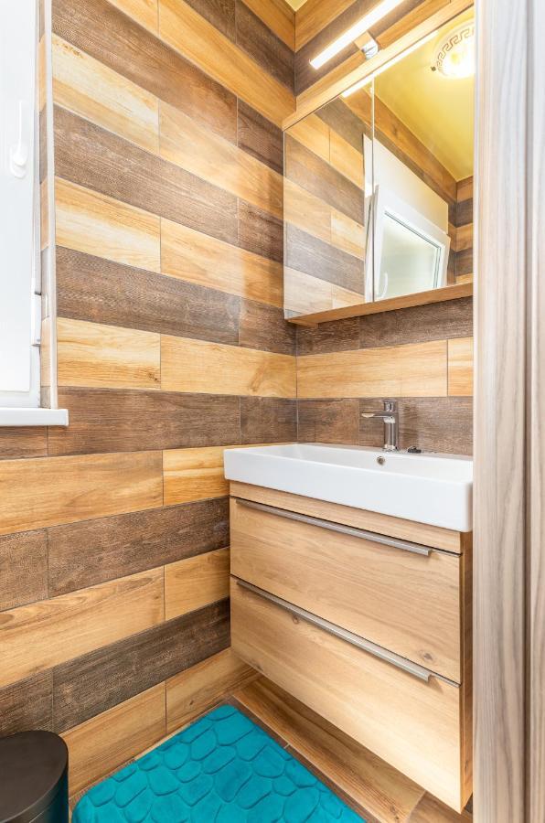 Apartmani Monte Pola Esterno foto