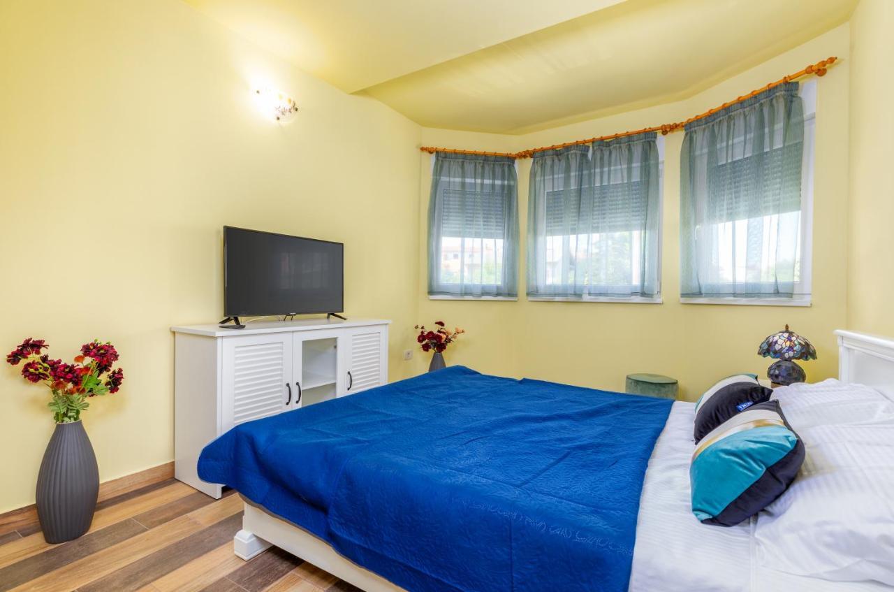 Apartmani Monte Pola Esterno foto