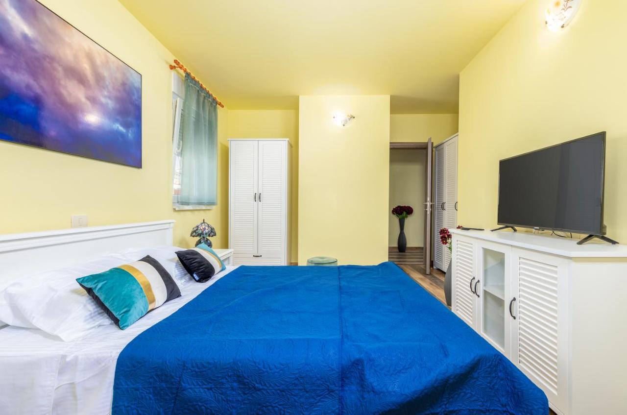 Apartmani Monte Pola Esterno foto