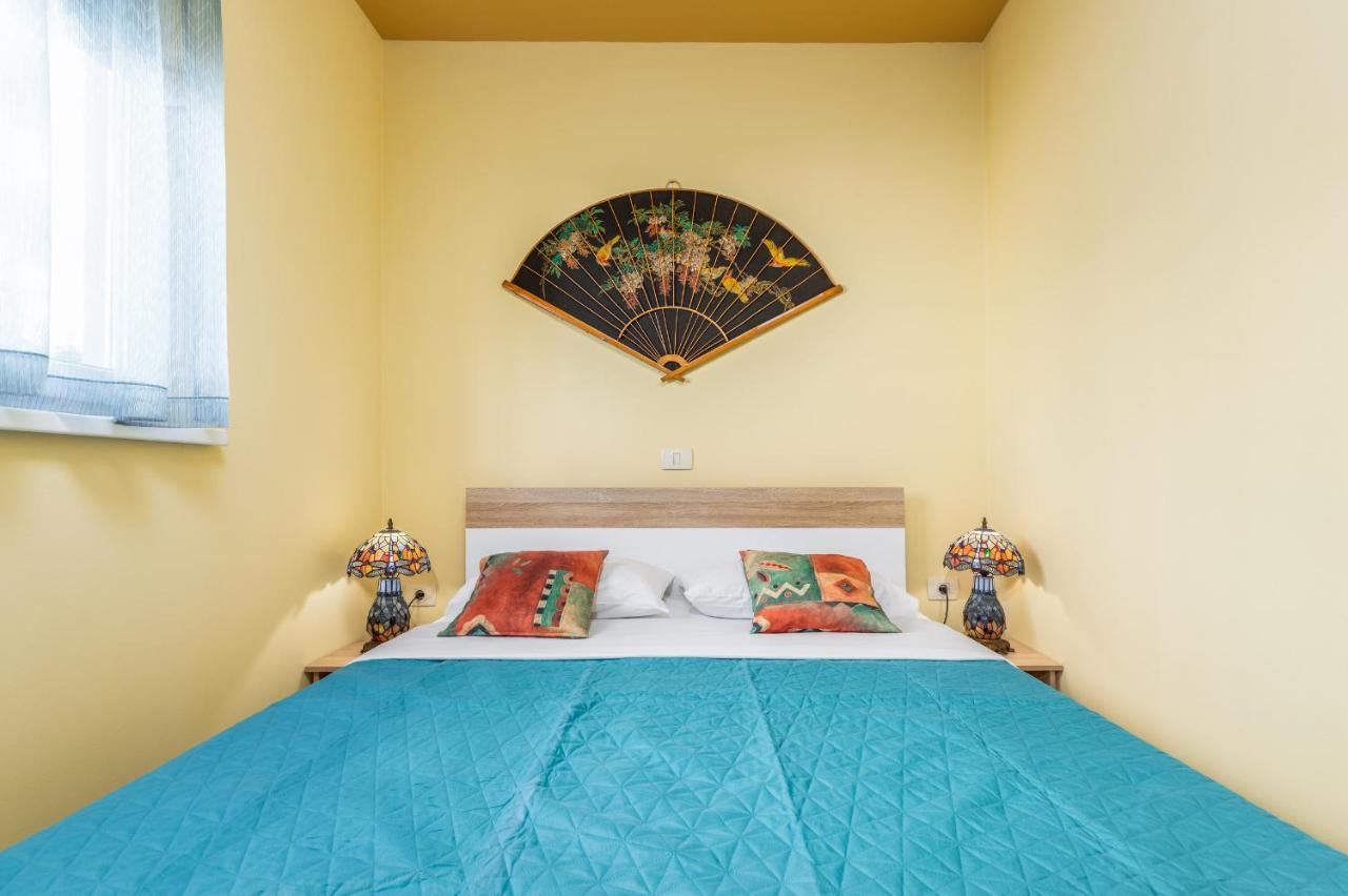 Apartmani Monte Pola Esterno foto